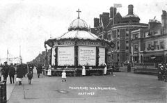 Temporary-War-Memorial.-1920.